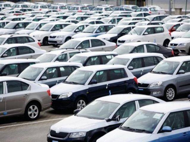 (4) أسباب تبشر بتحسن حالة البيع والشراء في سوق السيارات نهاية العام