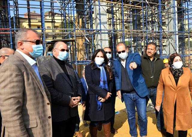 محافظ القاهرة يتفقد أعمال تطوير حدائق الفسطاط وساحة جامع عمرو بن العاص