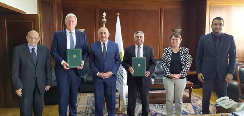 مصر وهولندا توقعان على برنامج للتعاون في مجالات تخطيط وإدارة الموارد المائية