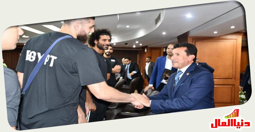 وزير الشباب ومنتخب اليد