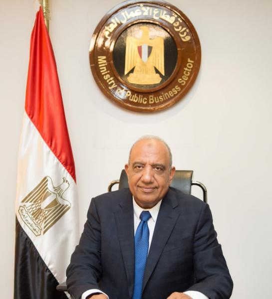 وزير قطاع الأعمال العام يؤكد حرصه على حقوق العاملين بشركة النصر للكوك