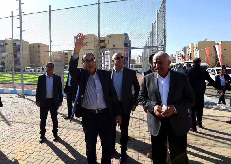 رئيس الوزراء يتفقد مساكن مدينة التوفيقية بمحافظة السويس