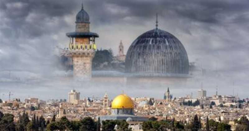 الفلسطينيون يؤدون صلاة الاستسقاء بالمسجد الأقصى