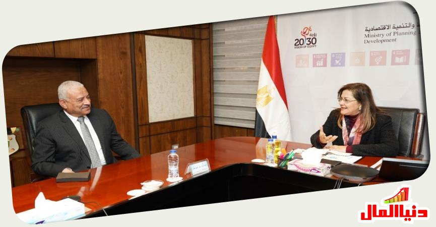 الدكتورة  هالة السعيد، وزيرة التخطيط- اللواء عبد المجيد صقر محافظ السويس