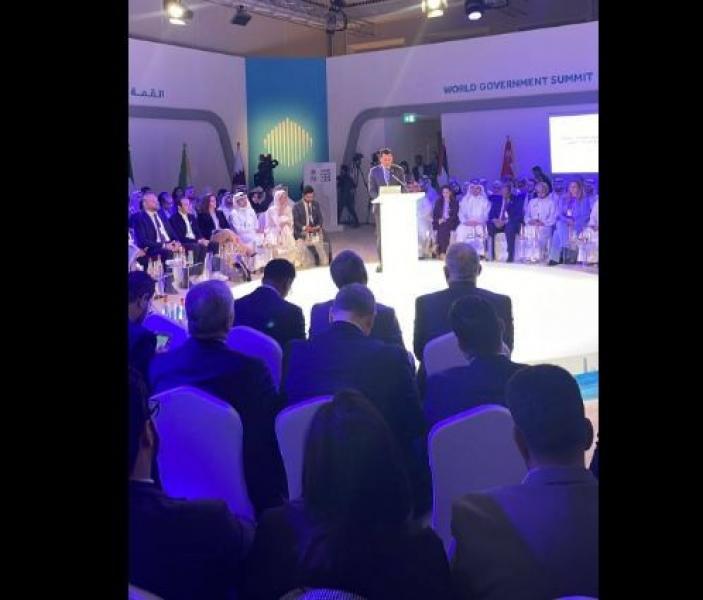 أشرف صبحى يشارك فى الاجتماع العربي للقيادات الشابة بالإمارات