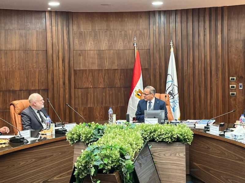 تفاصيل لقاء رئيس هيئة الرقابة النووية والإشعاعية بـ Neil Victor