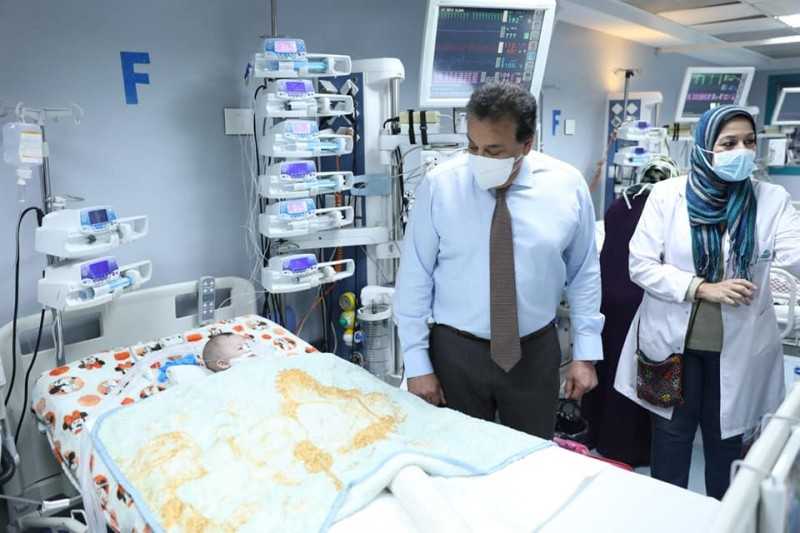 وزير الصحة يوجه بمدَ عدد ساعات العمل بعيادات المعهد القومي للقلب لـ 8 مساءً بنظام فترتين