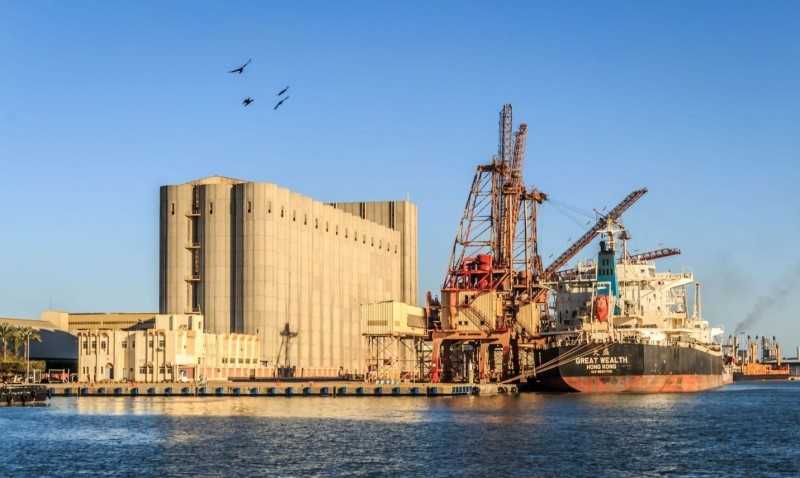 ميناء دمياط يستقبل 18سفينة بينها (KRISTINA P) قادمة من روسيا وعلى متنها 41 ألف طن من القمح