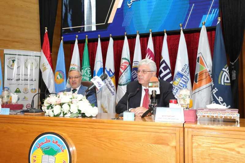 وزير التعليم العالى يشهد توقيع يضم 14 جامعة حكومية وأهلية وتكنولوجية .