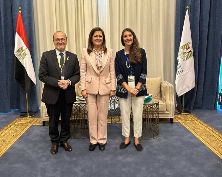 وزيرة التخطيط  تلتقي مدير الوكالة الفرنسية للتنمية لمناقشة عدد من القضايا المحلية والدولية