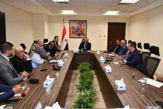 وزير الإسكان يناقش مع أعضاء غرفة التطوير العقاري سبل دعم ومساندة قطاع  والتحديات التي تواجهه