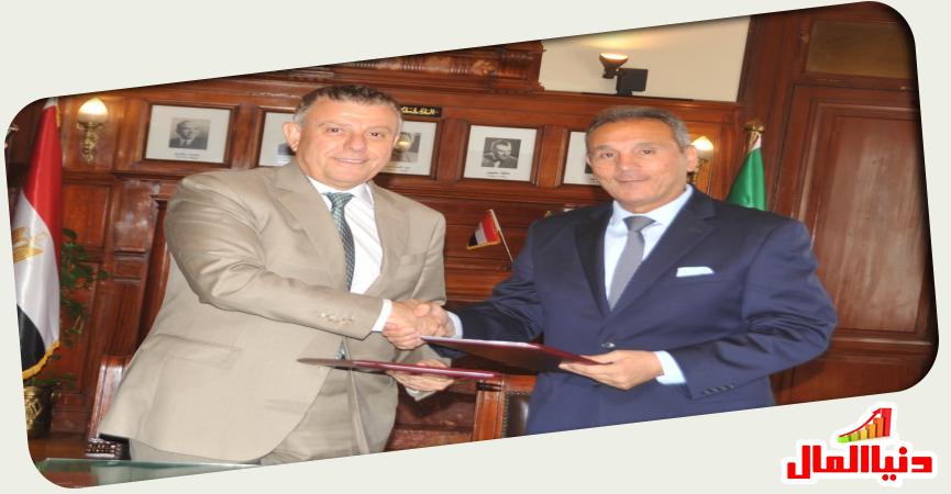 محمد الاتربي رئيس مجلس إدارة بنك مصر-  الأستاذ الدكتور محمود المتينى  رئيس جامعة عين شمس
