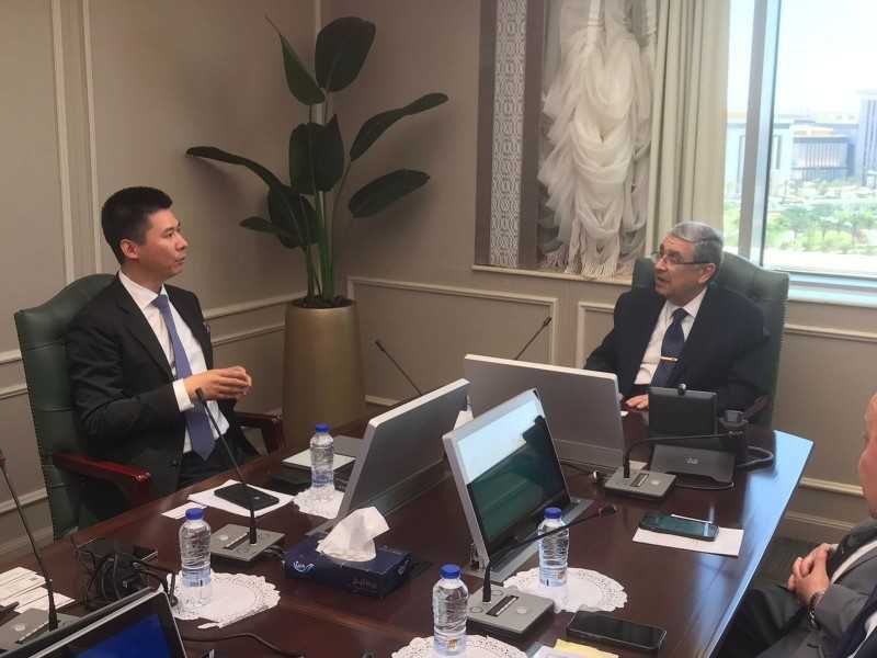 وزير الكهرباءالمصري  يستقبل رئيس شركة Longi الصينية  الرائدة فى مجال تصنيع الخلايا الشمسية والهيدروجين الاخضر
