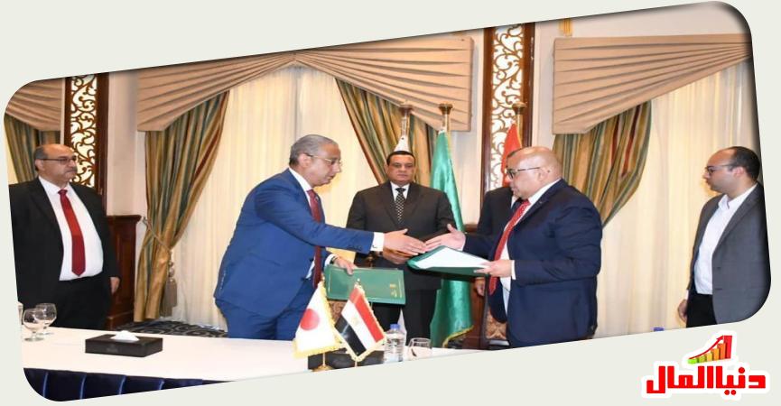 خلال توقيع العقد 