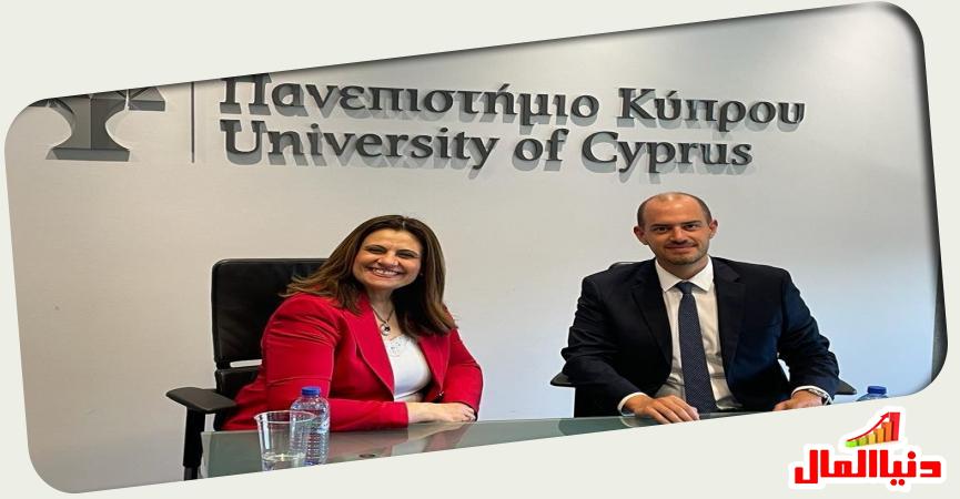 السفيرة سها الجندي  خلال  لقاء نائب وزير الخارجية اليوناني 