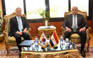 وزير الطيران  يلتقى سفير كوريا الجنوبية  لبحث تعزيز آليات التعاون بين البلدين