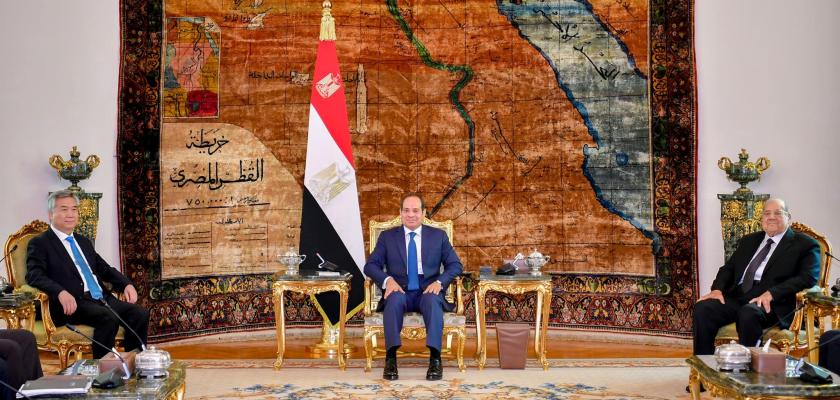 الرئيس السيسي يلتقي وفداً صينياً رفيع المستوى برئاسة السيد ”لي شي”