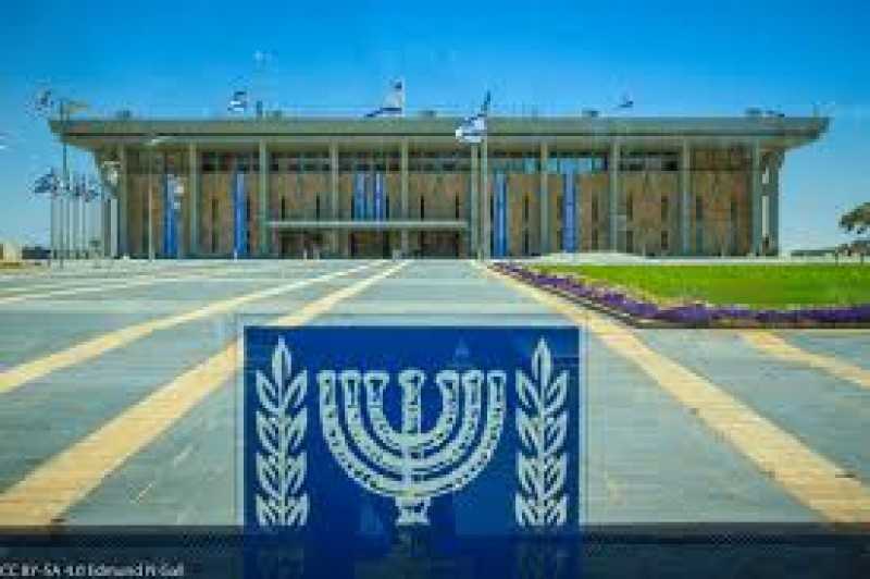 الكنيست الإسرائيلي يصدق على انضمام وزير الحربية السابق «بيني جانتس وحزبه »إلى الإئتلاف الحكومي
