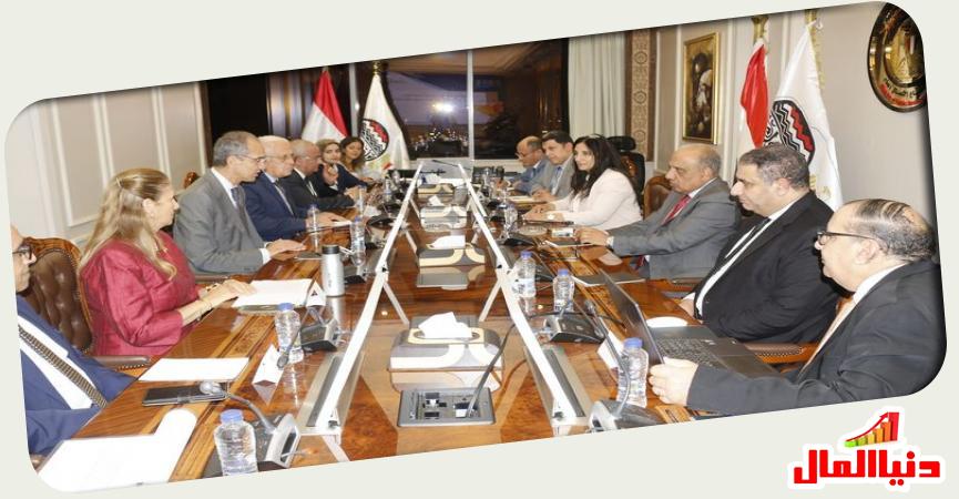 وزير قطاع الأعمال العام، - وزير الاتصالات وتكنولوجيا المعلومات