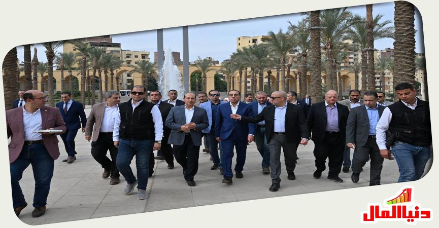 رئيس الوزراء خلال جولته بالفسطاط