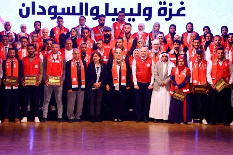 الهلال الأحمر المصري يكرم المتطوعين في غزة وليبيا والسودان