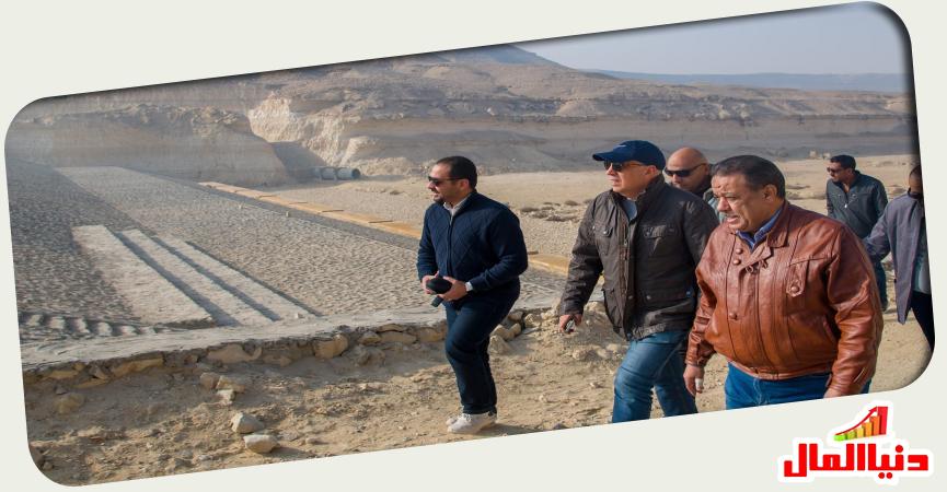 وزير الموارد المائية يتفقد مشروعات الحماية من أخطار السيول 