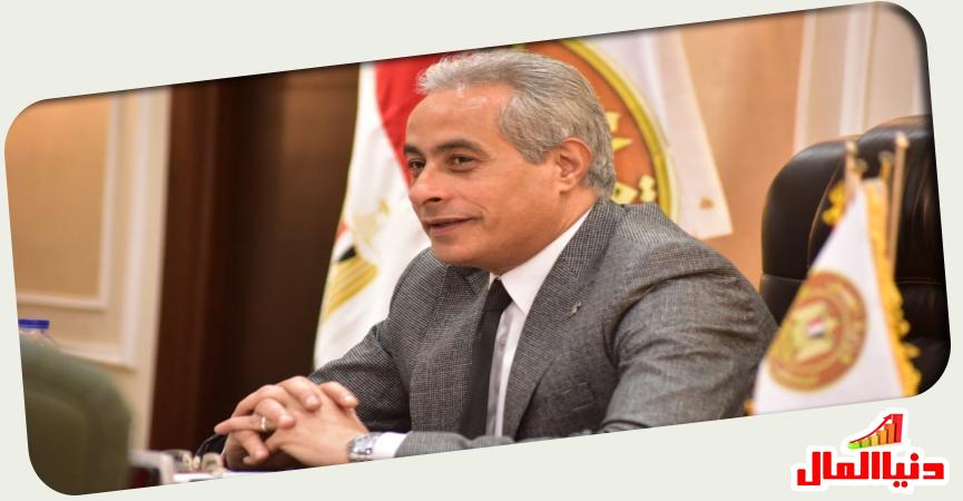  وزير العمل حسن شحاتة