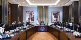 رئيس الوزراء يبحث مع مسئولي شركة ”المنصور للسيارات” فرص تصنيع طرازات ومنتجات جديدة في مصر