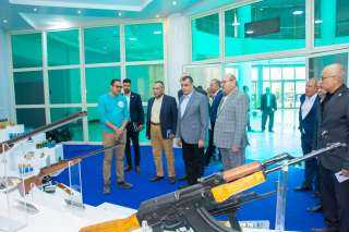 وزير الدولة للإنتاج الحربي” في زيارة مفاجئة لشركة ”أبو زعبل للصناعات المتخصصة”