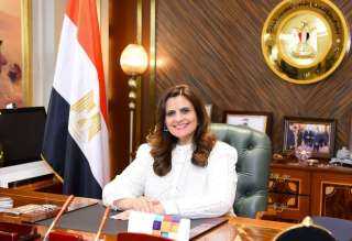 وزيرة الهجرة ترد على استفسارات المصريين بالخارج وتؤكد: 28 أبريل الجاري نهاية ”مبادرة السيارات”
