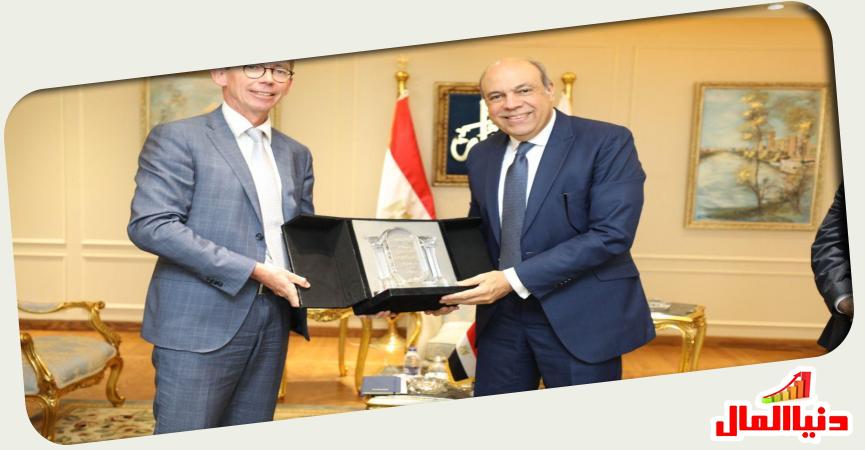 وزير الطيران المدني