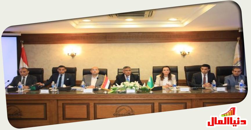 المهندس عادل النجار محافظ الجيزة - إجتماع المجلس التنفيذى