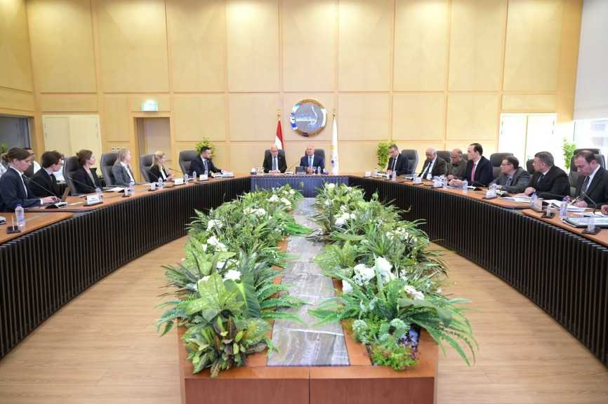 وزير الصناعة والنقل يستقبل سفير السويد بالقاهرة لبحث التعاون المشترك بين الجانبين في مجالي النقل والصناعة