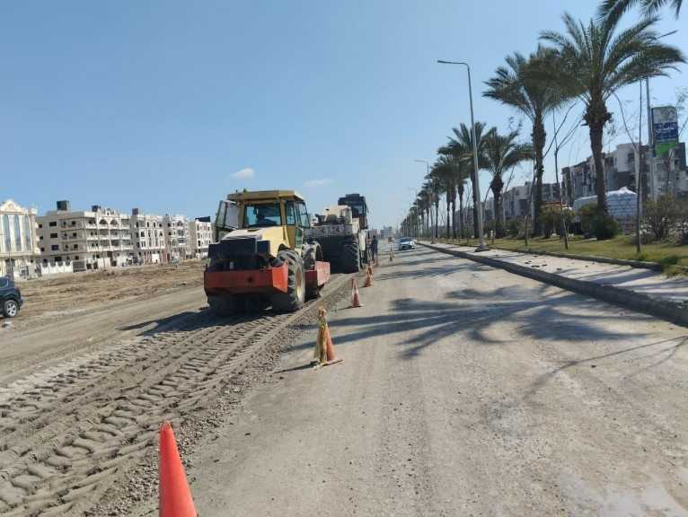 وزير الإسكان: تنفيذ أعمال صيانة وتطوير ورفع كفاءة للطرق والمسطحات الخضراء بعدة مدن جديدة