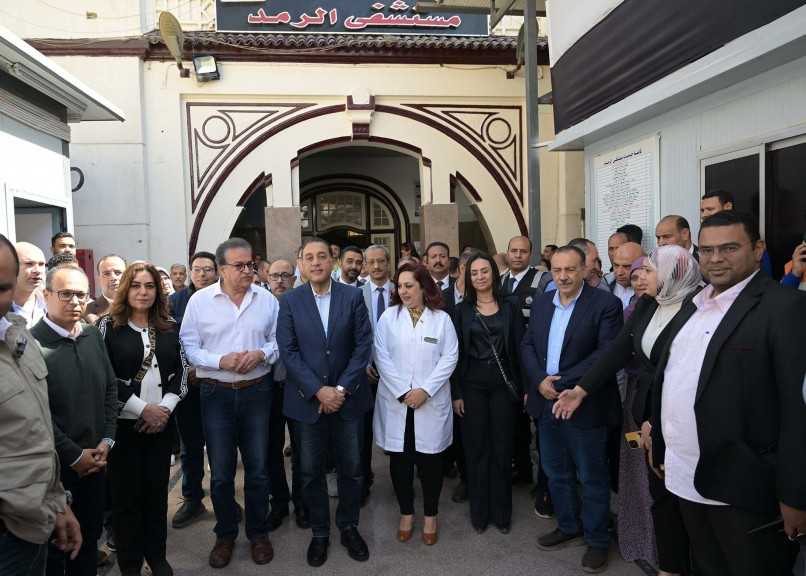 رئيس الوزراء يتفقد مستشفى الرمد بأسيوط