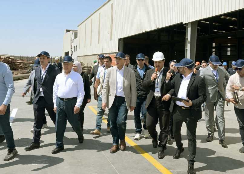 رئيس الوزراء يتفقد مجموعة مصانع شركة التوكل للصناعات الحديدية والجلفنة ”توكل ستيل”