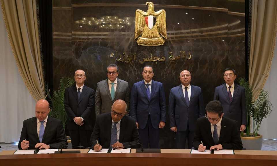 مصر واليابان يوقعان اتفاق لتصنيع ”أكياس وقِرَب جمع الدم باستثمارات 1.4 مليار جنيه