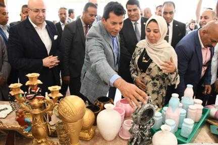 وزير الشباب يتفقدون الأنشطة والمشروعات داخل مركز التنمية الشبابية في بني سويف