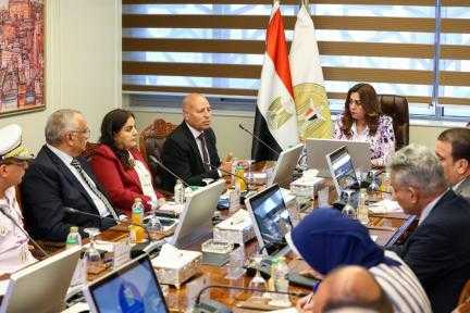 وزيرة التنمية المحلية خلال إجتماعها مع محافظ القاهرة  ..يجب إعادة المظهر الحضارى لشوارع مصر الجديدة
