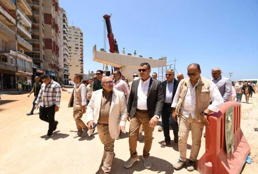 وزير الإسكان ومحافظ الإسكندرية يتفقدان مشروع  توسعة  وتطوير الكورنيش  وترميم واجهات  العقارات