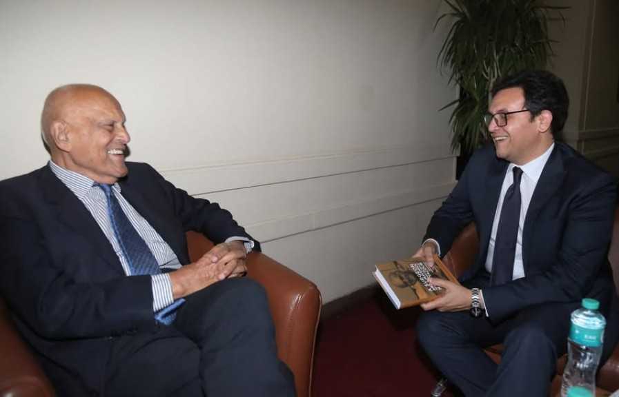 وزير الثقافة يستقبل الدكتور مجدي يعقوب قبيل احتفالية تكريمه والإعلان عن تفاصيل تمثال «طبيب القلوب»