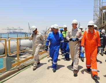وزير البترول والثروة المعدنية يتفقد استعدادات وتجهيزات ميناء سونكر لاستقبال سفينة ”Energos Power”