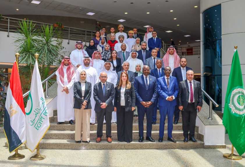 بحضور أكثر من 30 مشاركًا من 14 دولة عربية… ”رئيس البريد المصري” تترأس أعمال الاجتماع الـ47 للجنة العربية الدائمة للبريد
