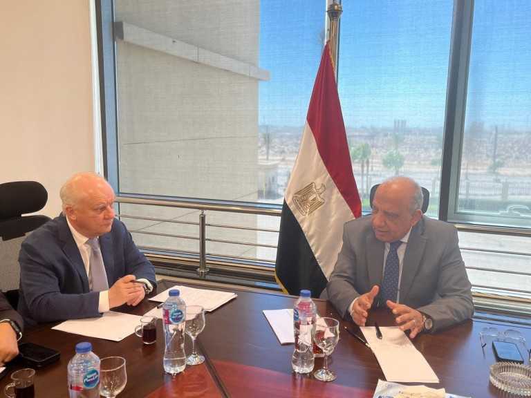 وزير الكهرباء والطاقة المتجددة يجتمع بالنائب الأول لمدير عام المؤسسة الحكومية الروسية للطاقة الذرية ”روسآتوم ” رئيس شركة ”آتوم ستروى إكسبورت”