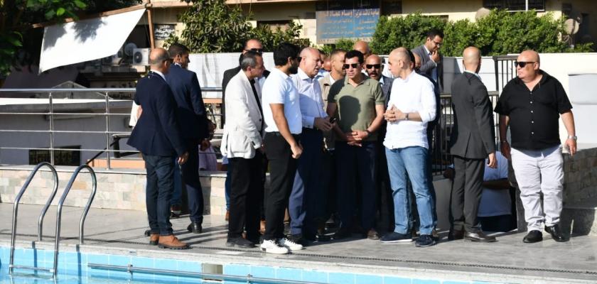 وزير الرياضة ومحافظ القاهرة يتفقدان المركز الرياضي بشبرا
