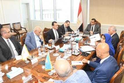 وزير الإسكان يتابع أخر مستجدات إنشاء وحدتي ”تنظيم السوق العقارية” و”تصدير العقار المصري” بهيئة المجتمعات العمرانية الجديدة