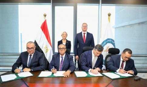 البترول توقع اتفاقية تحفيزية جديدة مع شركتي ”إيني”  و”بي بي” لتعظيم الإنتاج