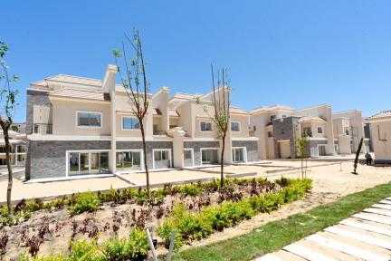 وزير الإسكان يعقد اجتماعًا مع الشركات العاملة بمشروع ”صواري” بالإسكندرية لمتابعة الموقف التنفيذي وسير العمل