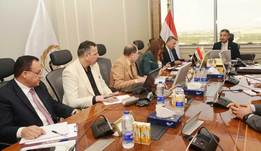 وزير التموين يناقش خطط تطوير منظومة العمل داخل شركات المضارب بما يشمل تحديث خطوط الإنتاج ورفع كفاءة