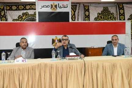 وزير الدولة للإنتاج الحربي يجتمع مع العاملين بشركة حلوان للمسبوكات (مصنع 9 الحربي)
